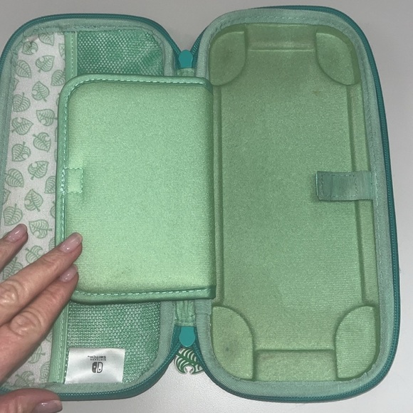 Animal Crossing Nintendo Switch Case from 2020 - Picture 9 of 14